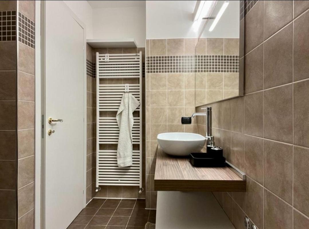 Suite Moroni Apartment Бергамо Экстерьер фото